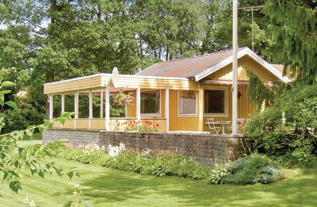 Amazing home in Ljungby with lake view