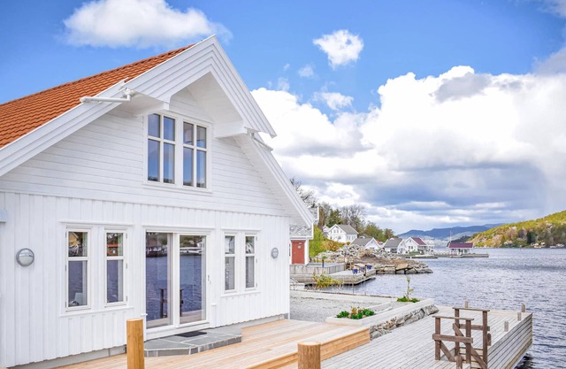 Amazing home in Skjoldastraumen