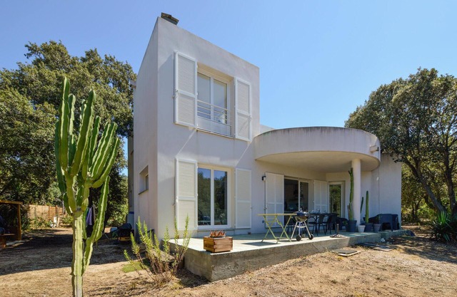 Amazing home in Pigna with kitchen