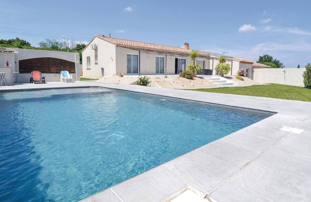 Amazing home in Sernhac