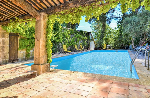 Amazing home in Sernhac with WiFi