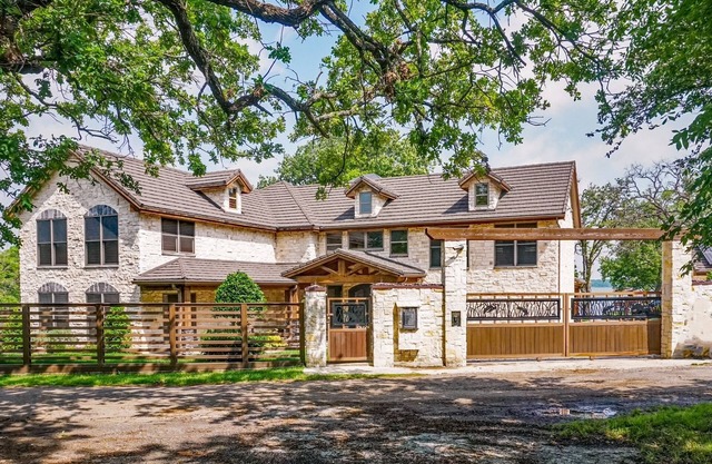 Amazing lakefront home with custom boat dock!
