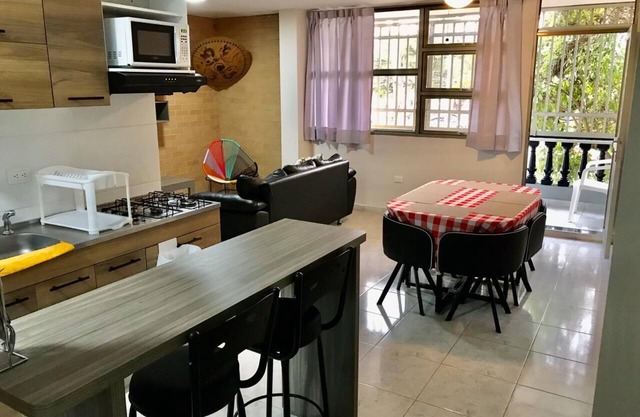 Amazing location, close to Villa Country 3bed/2bath.
