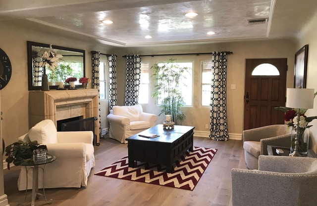 AMAZING LOCATION! Privately Gated Home near ALL attractions in Sherman Oaks