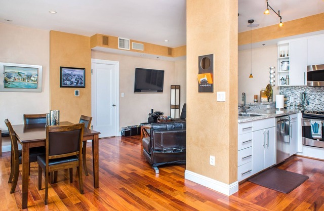 Amazing Luxury Condo In The Historic El Cortez