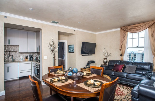 Amazing Luxury Condo In The Historic El Cortez