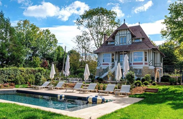 Amazing Luxury Villa with Padel, Pool, Jacuzzi. Near Deauville - Villa des Rêves