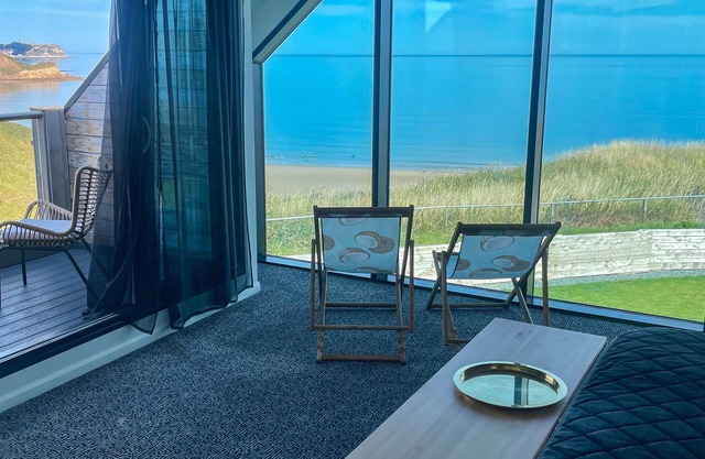 Amazing Luxury Sea Front Villa With Hottub