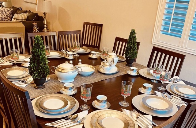 Amazing model home with great backyard! slps 14