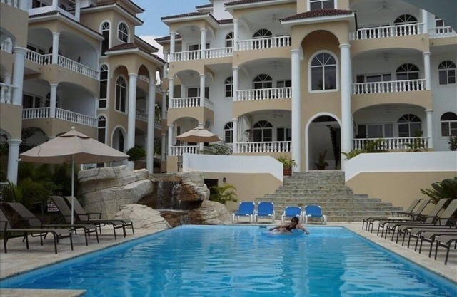 Amazing Ocean and Pool view, lots of openings for Spring and Summer Bookings