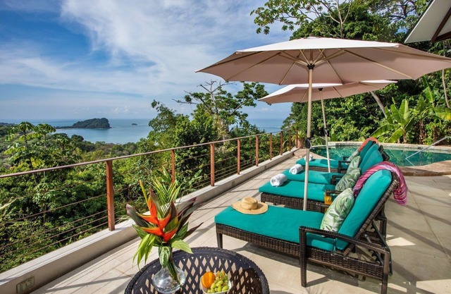 Amazing ocean views, 6 bedrooms, fully air-conditioned, with private pool