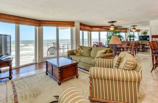 Amazing Oceanfront 3BR/3BA Condo with Incredible Views! 5 Star Luxury!