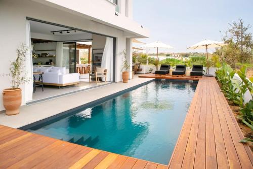 Amazing Protaras Villa Villa Lubbock 3 Bedrooms Private Outdoor Pool And Hot Tub Furnished Sun Terrace Shaded Furnished Terrace Bbq