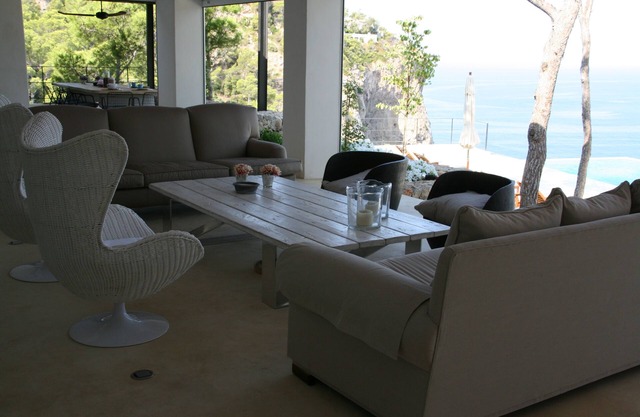 Amazing scenery views over the Andrach bay in LA MOLA