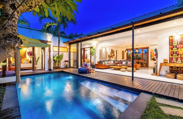 Amazing Stylish Design, 5-mins drive to Beach, BBQ, Peaceful, Cozy & Fast WIFI.