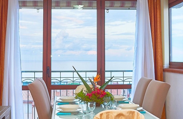 Amazing view home ! 10 min from the beach! n(CIN IT091017C2000P2155)