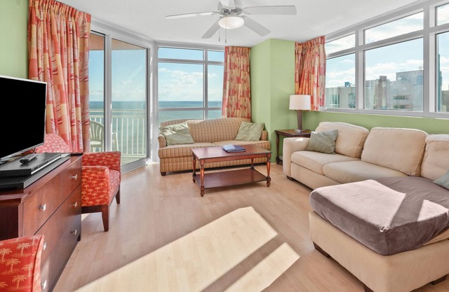 Amazing Views & Amenities at Ritzy Oceanfront Family Condo Resort, Restaurants-North Myrtle Beach
