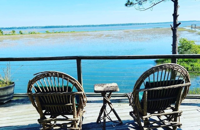 Amazing views - hot tub overlooking the marsh - walk to beach!