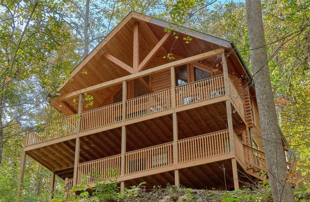 Amazing Views in Pigeon Forge with seclusion, game room, and home theater!