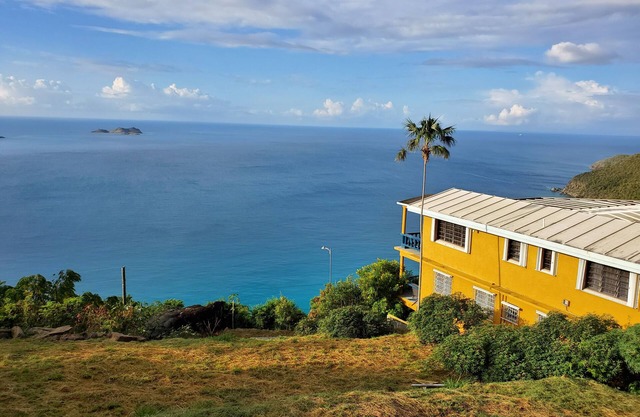 Amazing views, relax far away from snow. Fantasy Vacation Planning Available.