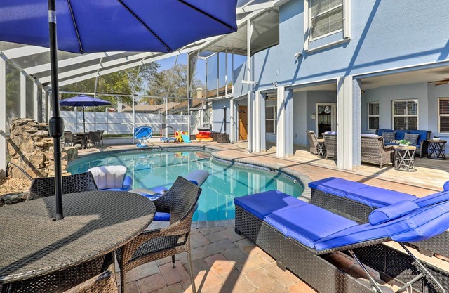 Amazing Villa with Heated Pool, Theatre, Gym, Bar, GameRoom, Office, Bar & More