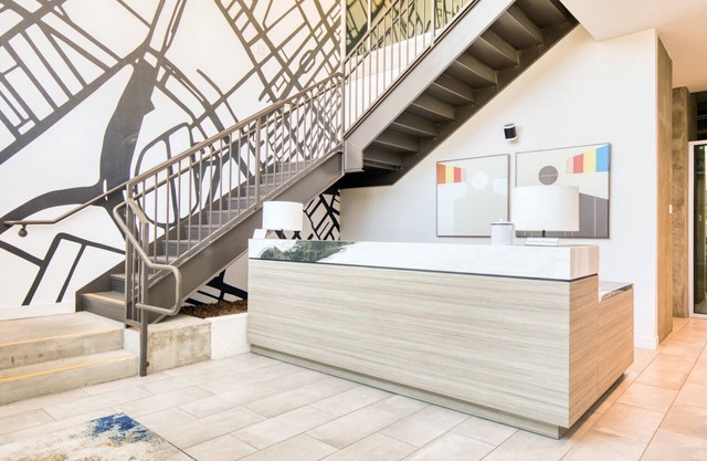 Amazing Westchester 2BR w/Pool, Gym & W/D, 5 mins to LAX, by Blueground