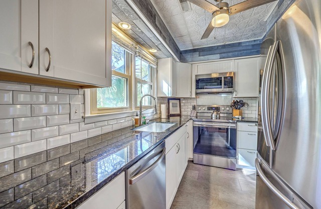 Amenity Cards Included. Cozy Family Cottage.