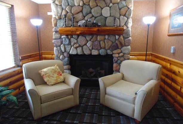 American Inn & Suites Houghton Lake