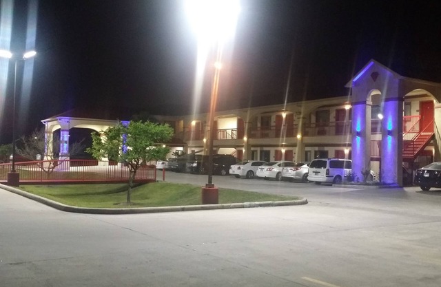 Americas Best Value Inn & Suites Houston NE