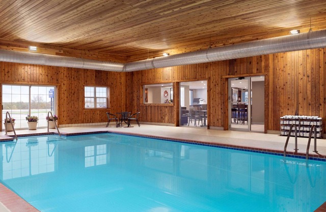 AmericInn by Wyndham Dodgeville