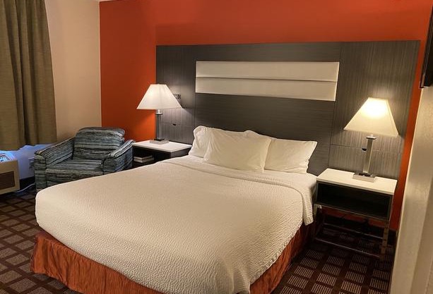 AmericInn by Wyndham Hudson