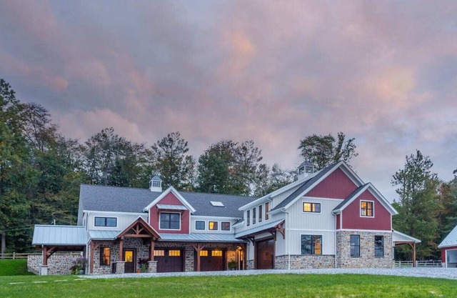 Amish Farm Retreat - Daily Pastries, Sunset Views & Cozy Private Suite