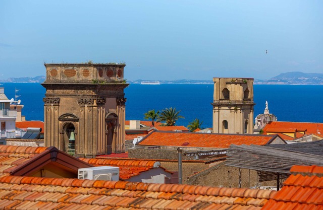 AMORE RENTALS - Apartment The Roof with Terrace and Sea View