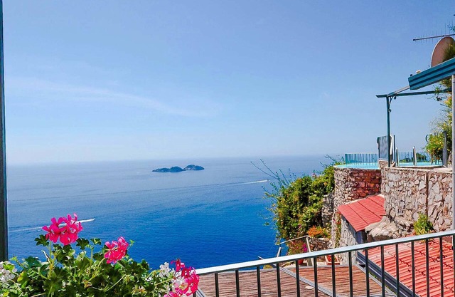 AMORE RENTALS - Villa Vanessa with Private Pool and Sea View