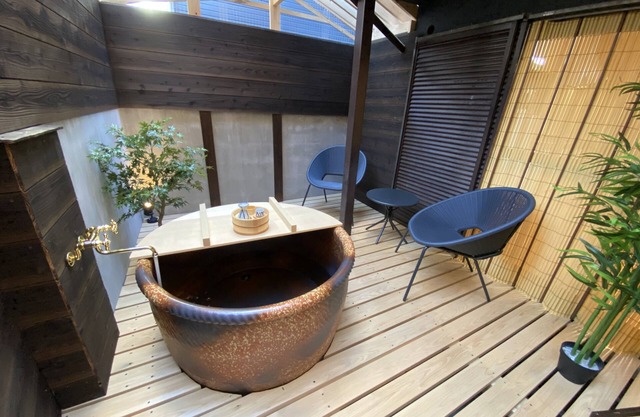 Amour Kobe East