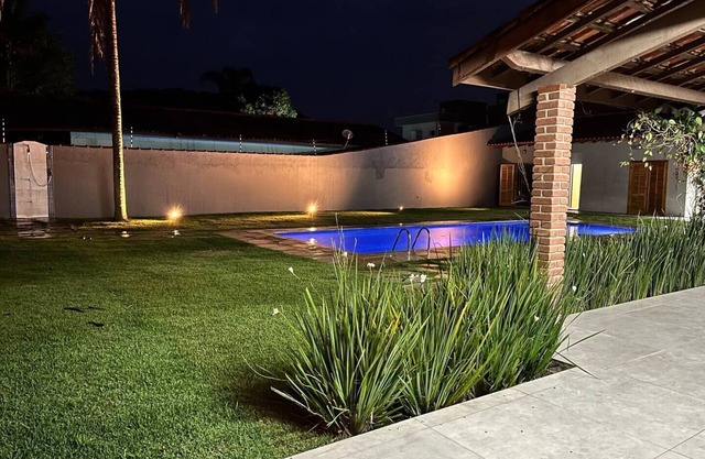 Ampla Casa Prox Riviera c Piscina e Churrasqueira
