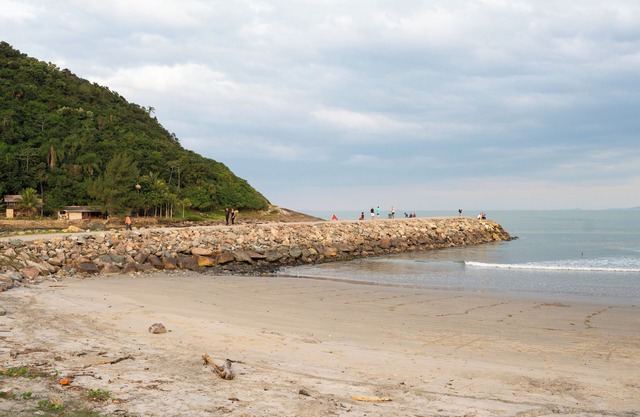 Ampla e confortável a 400m do mar SP9037