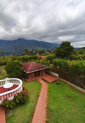 Amplio Chalet en el Lago Calima