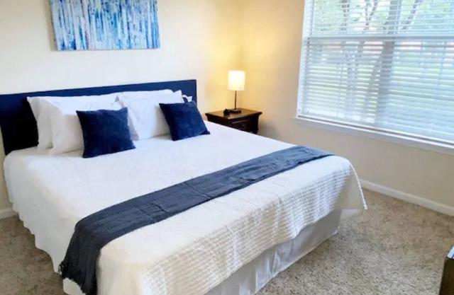 An Amazing 3 bedroom 2 full bath Apartment Unit.!