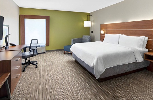 An Amazing Vacation w/ Free Breakfast