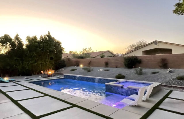 An artist getaway with huge pool and ample sleeping spaces