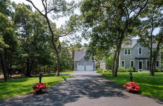 An Oasis on Martha's Vineyard-A 4 Bedroom 4.5 Bath Home In Historical Oak Bluffs