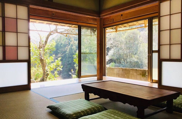 An old folk house inn quietly standing in the moun/Shimanto Kōchi