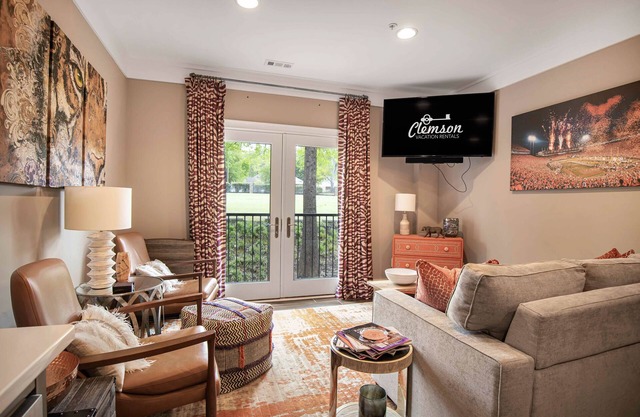 An Updated Studio Apartment Within Walking Distance to Campus!