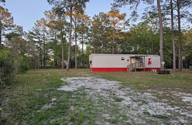 Anchored Aweigh - Cozy fishing retreat only 5 minutes to the beach!