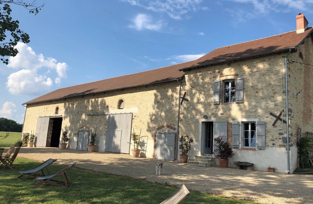 Ancienne Metairie Faisant Face A SES Terres