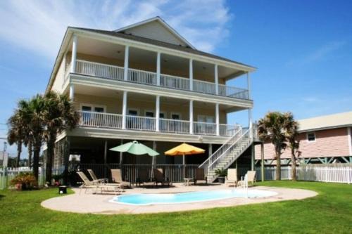 Anderson Cottage Oceanfront Beach House with Pool in Cherry Grove