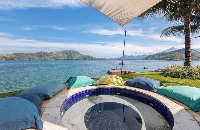 Ang006 - Magnificent seafront house in Angra