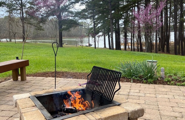 Angler's Den~Kerr Lake Life! Lake Front, Kayaks & Boat Dock