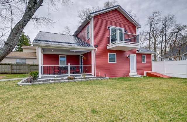 Angola Vacation Rental, Walk to Lake Erie Beach!